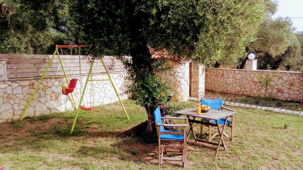 Villa Julia 티실리비 외부 사진